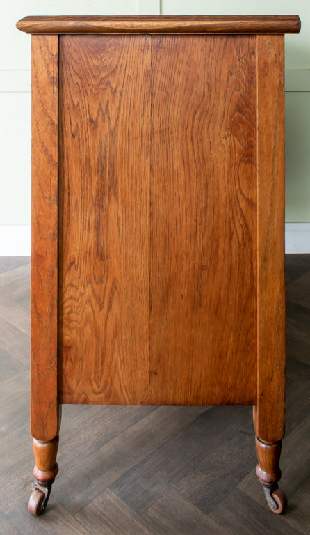 Arts & Crafts Tiger Oak Chest of 2 Over 2 Drawers
