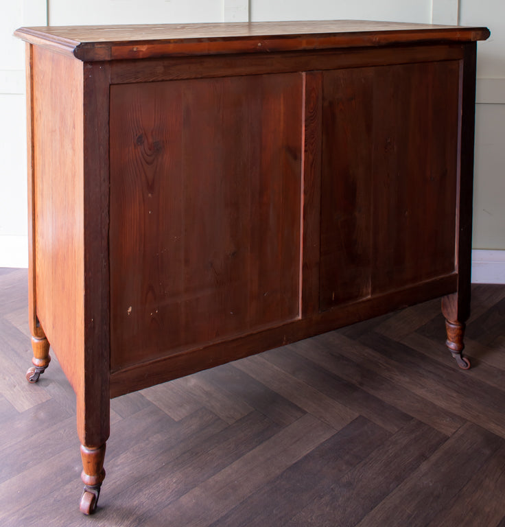 Arts & Crafts Tiger Oak Chest of 2 Over 2 Drawers