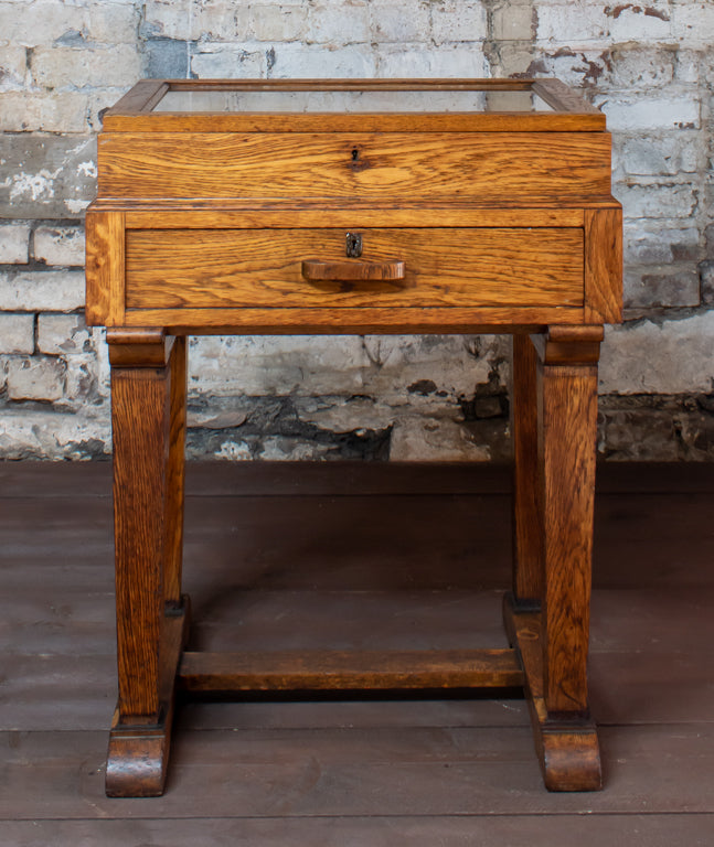 Arts & Crafts Golden/ Tiger Oak Glazed Top Single Drawer Display Case/ Table